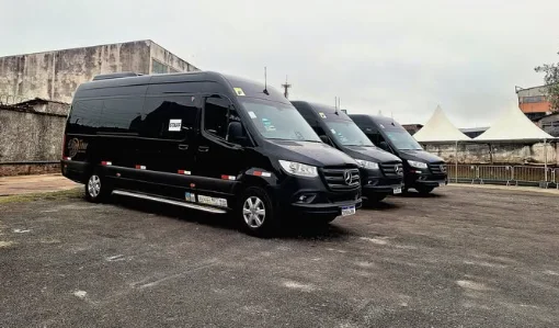 Vans executivas pretas da Elias Tour